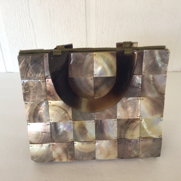 VINTAGE MOTHER OF PEARL HANDBAG - Picture 3 of 13